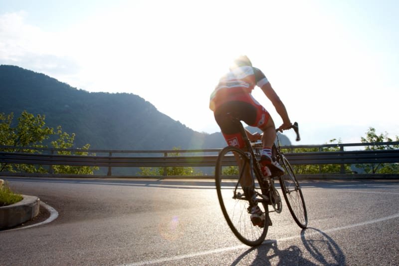 is bike riding good for knee pain