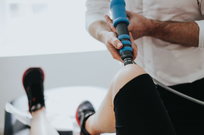 shockwave-therapy-knee-treatment-physio